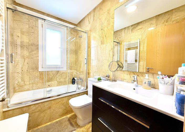 Image No.24-4 Bed Villa / Detached for sale