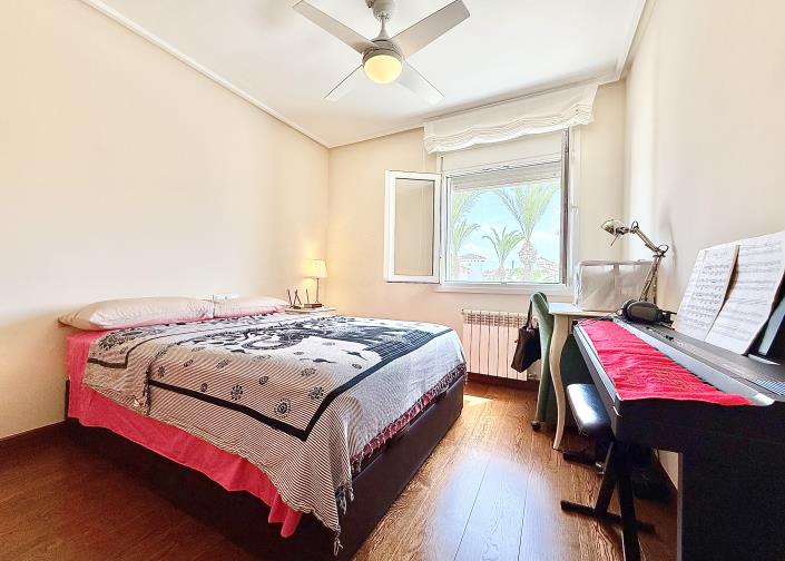 Image No.25-4 Bed Villa / Detached for sale