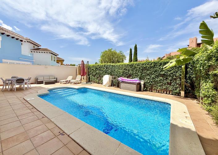 Image No.39-4 Bed Villa / Detached for sale