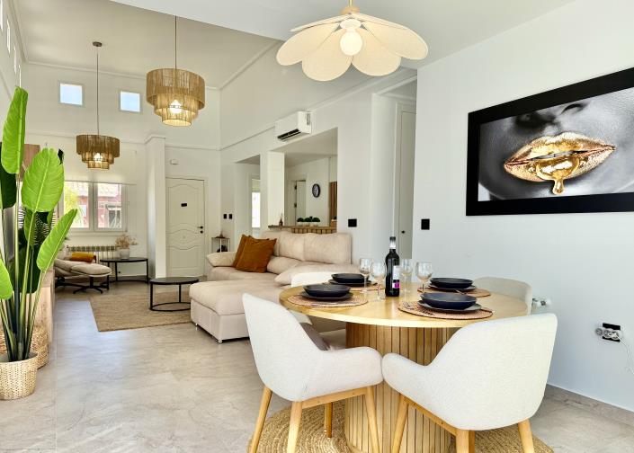 Image No.3-2 Bed Villa / Detached for sale