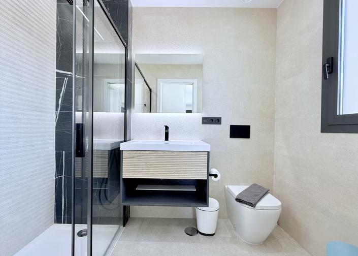 Image No.20-2 Bed Apartment for sale