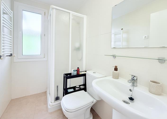 Image No.16-2 Bed Villa / Detached for sale