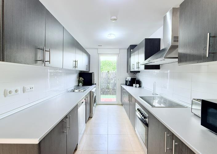 Image No.9-2 Bed Villa / Detached for sale