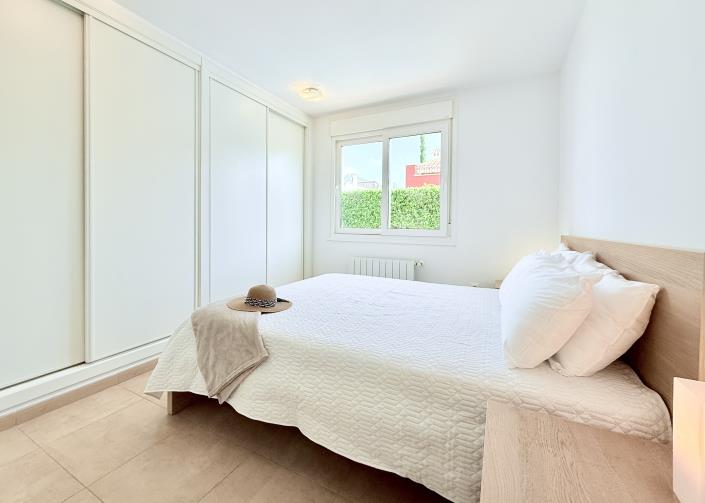 Image No.17-2 Bed Villa / Detached for sale