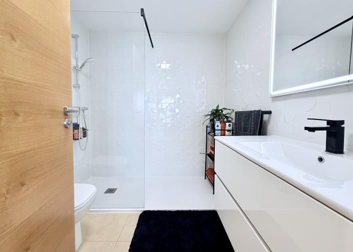 Image No.24-2 Bed Apartment for sale