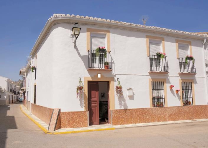 Image No.1-4 Bed Village House for sale