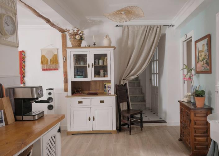 Image No.8-4 Bed Village House for sale