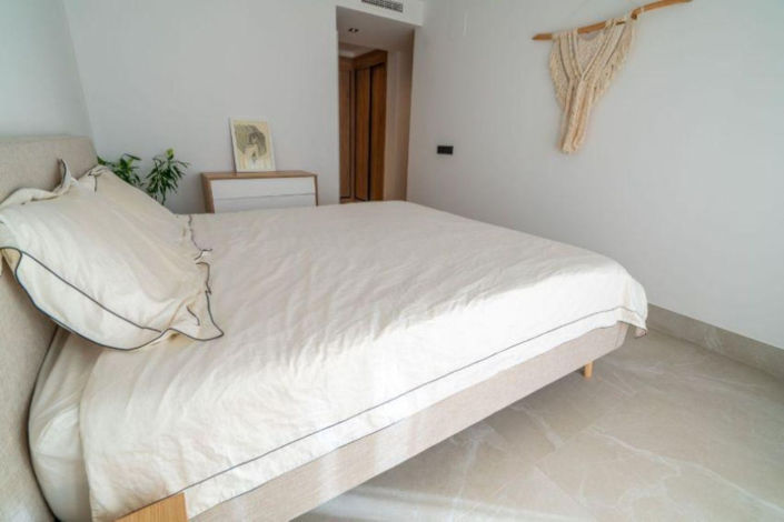 Image No.16-2 Bed Property for sale