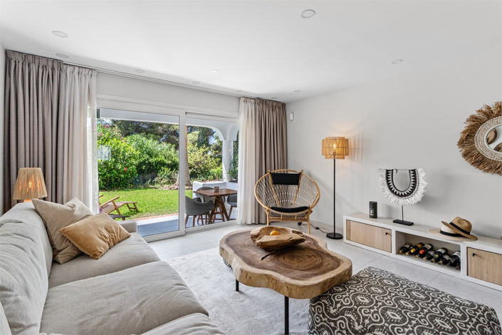 Image No.14-2 Bed Property for sale