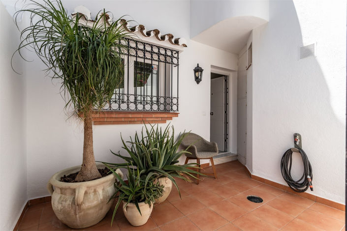 Image No.24-2 Bed Property for sale