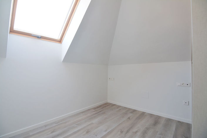 Image No.10-2 Bed Property for sale