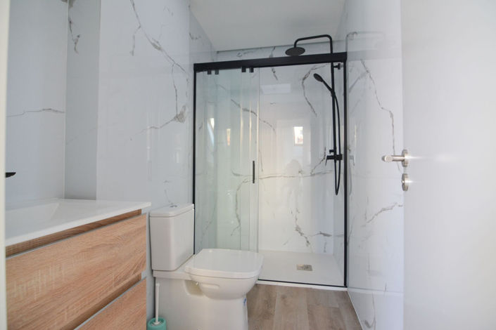 Image No.14-2 Bed Property for sale