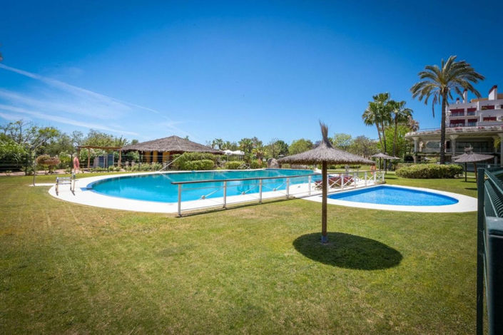 Image No.17-3 Bed Property for sale