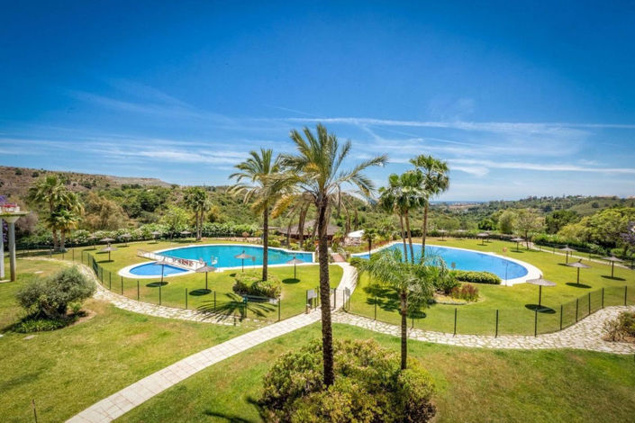 Image No.18-3 Bed Property for sale