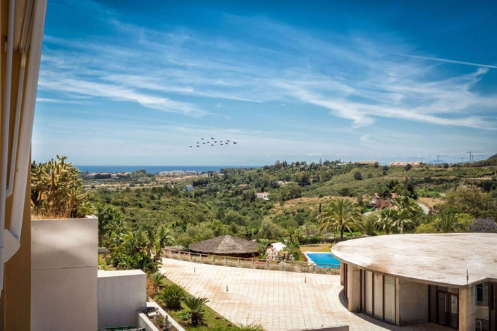 Image No.20-3 Bed Property for sale