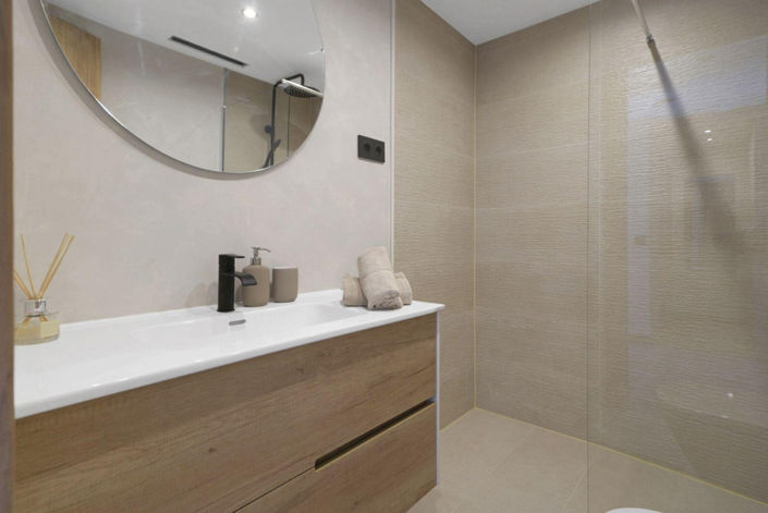 Image No.23-2 Bed Property for sale