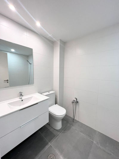 Image No.8-3 Bed Property for sale