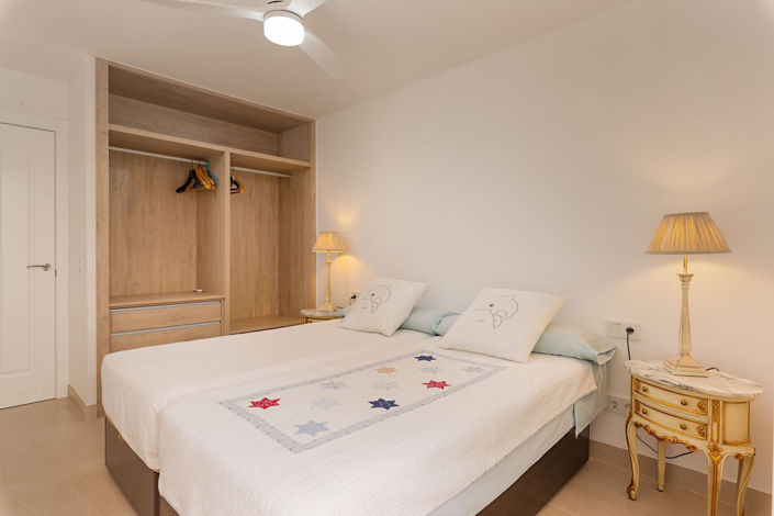 Image No.13-2 Bed Townhouse for sale