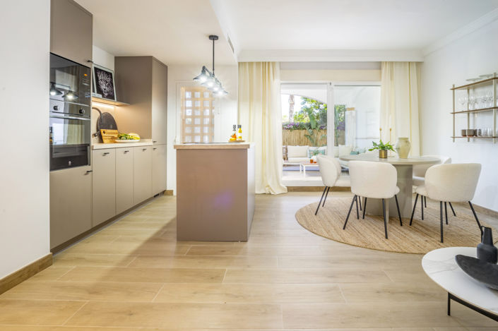 Image No.10-2 Bed Property for sale