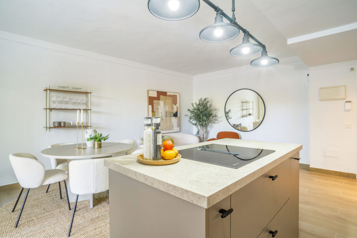 Image No.11-2 Bed Property for sale