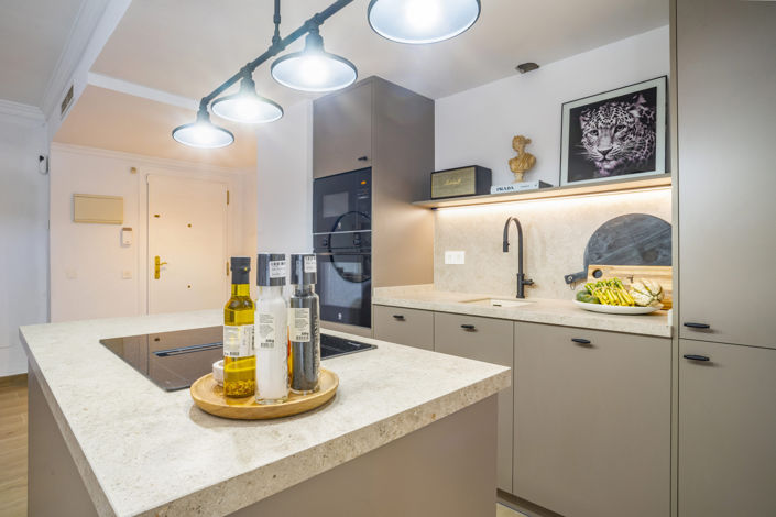 Image No.12-2 Bed Property for sale