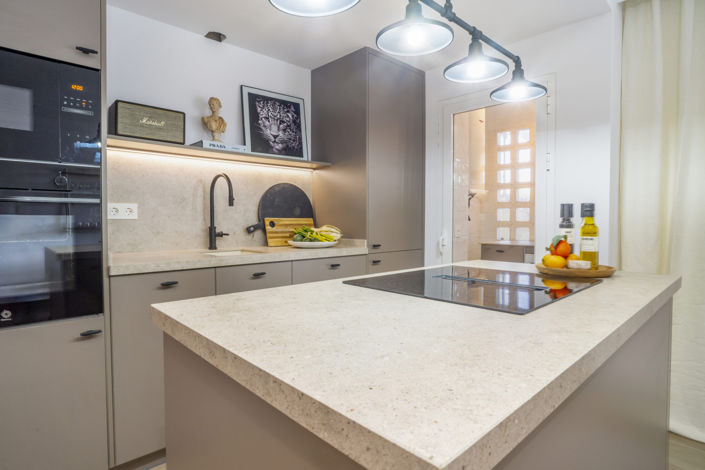 Image No.14-2 Bed Property for sale