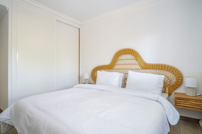 Image No.17-2 Bed Property for sale