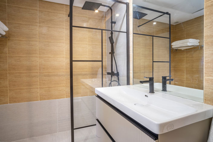 Image No.19-2 Bed Property for sale