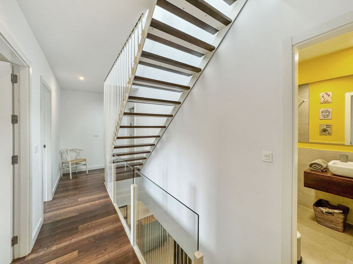 Image No.17-4 Bed Townhouse for sale