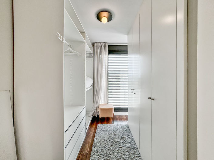 Image No.23-4 Bed Townhouse for sale