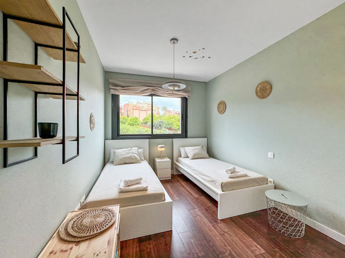 Image No.32-4 Bed Townhouse for sale