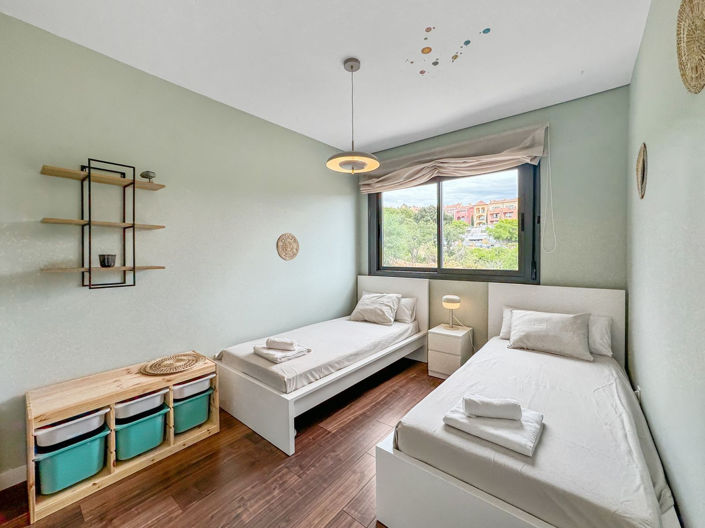 Image No.33-4 Bed Townhouse for sale