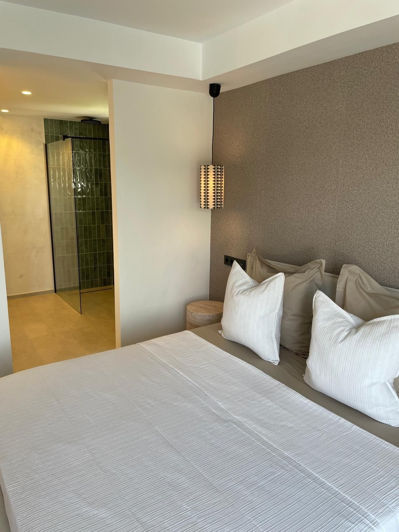 Image No.26-3 Bed Property for sale