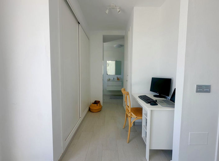 Image No.15-3 Bed Property for sale