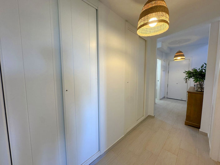 Image No.19-3 Bed Property for sale