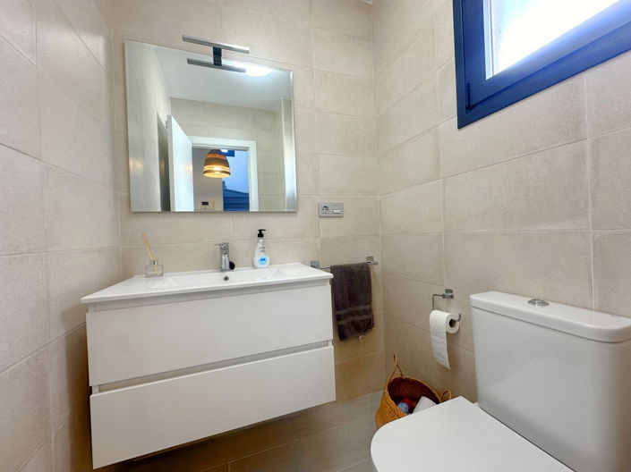 Image No.21-3 Bed Property for sale