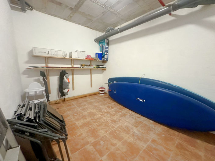 Image No.28-3 Bed Property for sale