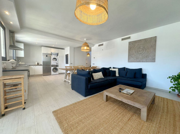 Image No.8-3 Bed Property for sale