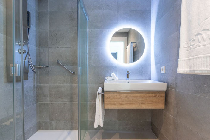 Image No.22-2 Bed Property for sale