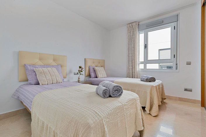 Image No.10-3 Bed Property for sale