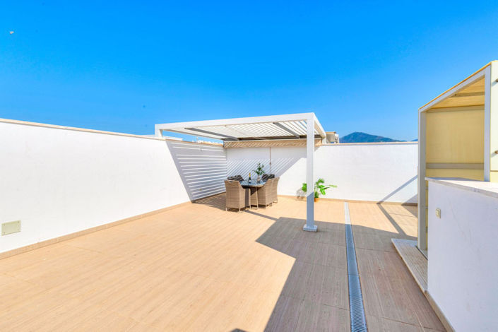 Image No.12-3 Bed Property for sale