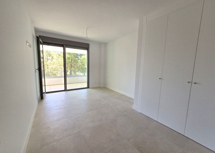 Image No.12-3 Bed House for sale