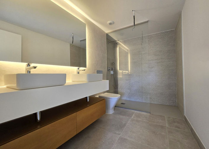 Image No.13-3 Bed House for sale