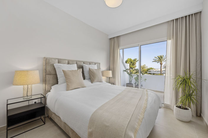 Image No.14-3 Bed Property for sale