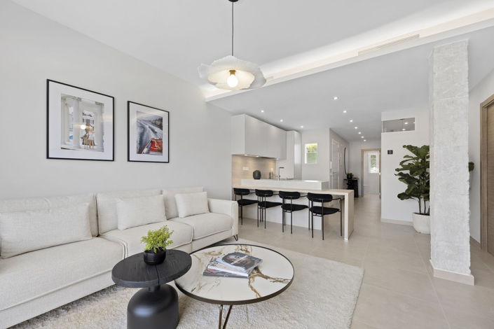 Image No.7-3 Bed Property for sale