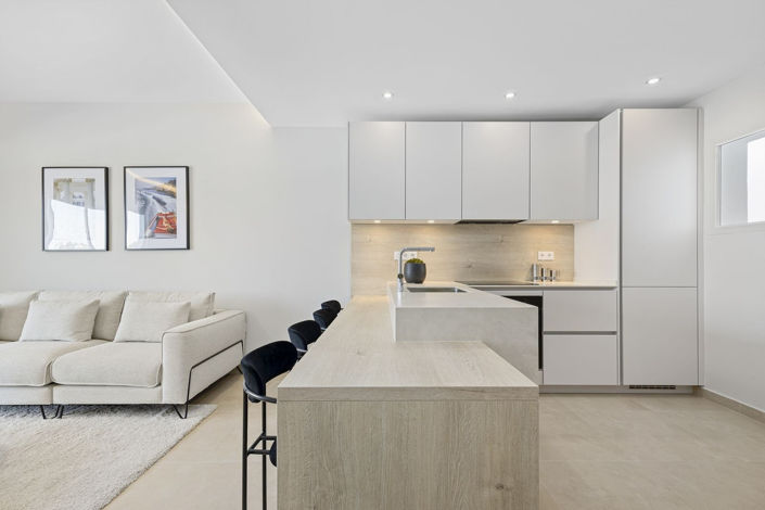 Image No.9-3 Bed Property for sale