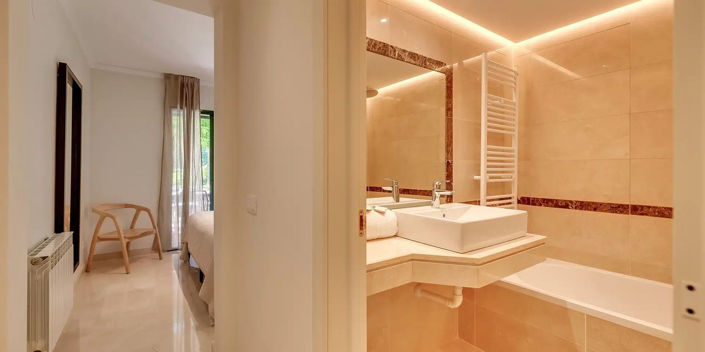 Image No.19-3 Bed Property for sale