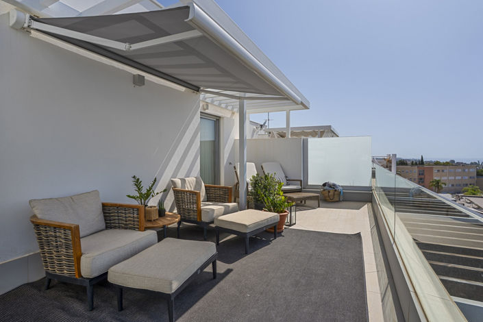 Image No.18-3 Bed Property for sale