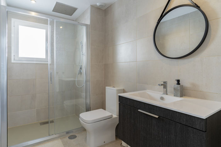 Image No.18-3 Bed Property for sale