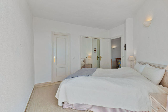 Image No.11-2 Bed Property for sale